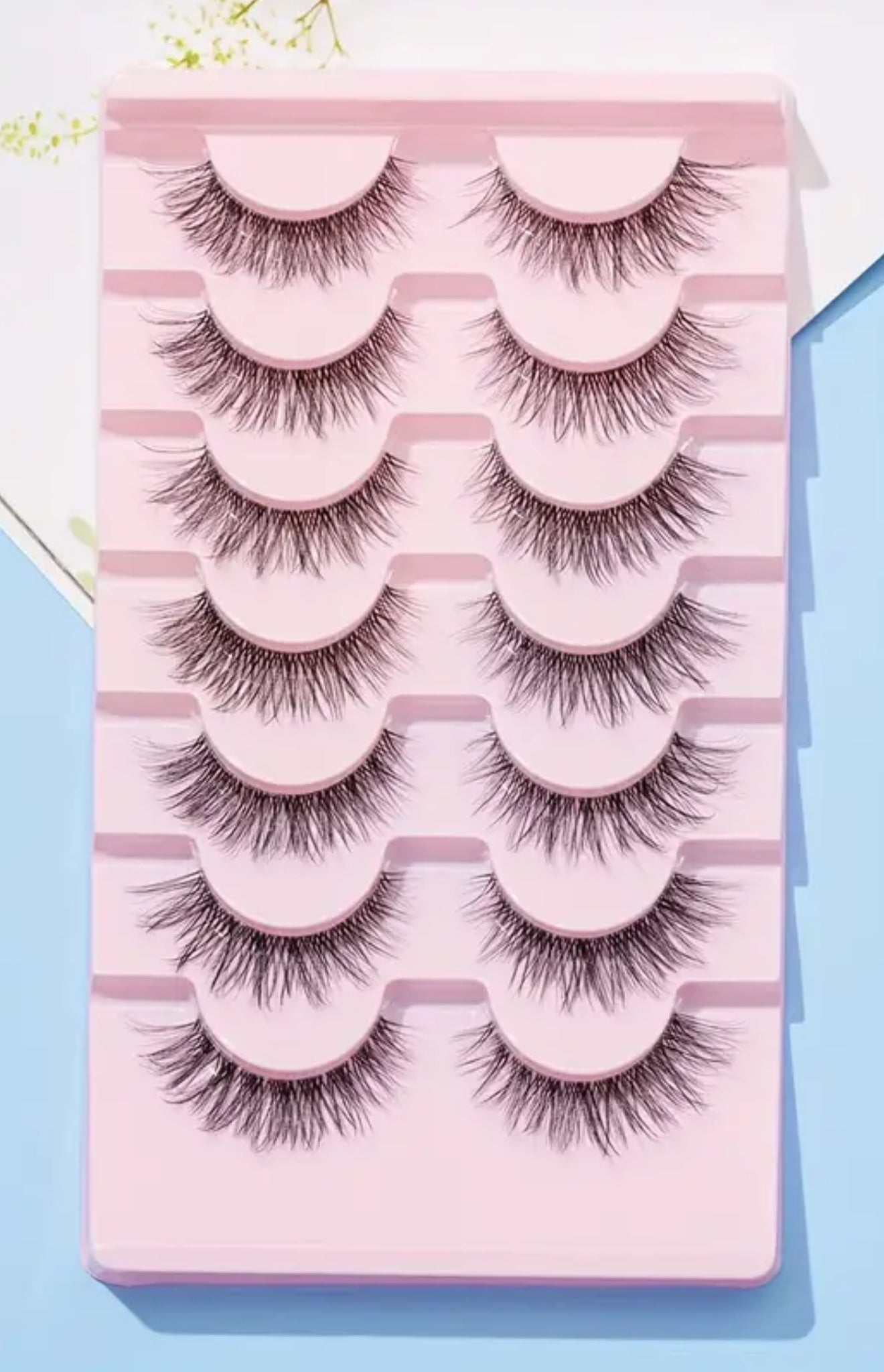 Soft fishtail eyelash extensions